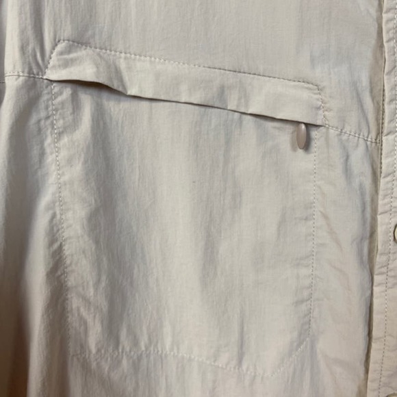 Men's EDDIE BAUER Sport Size L Tall Outdoor Shirt 100% Nylon Khaki Chest Pockets - Picture 5 of 8